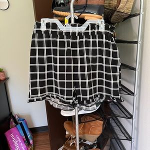 Shein black and white summer shorts